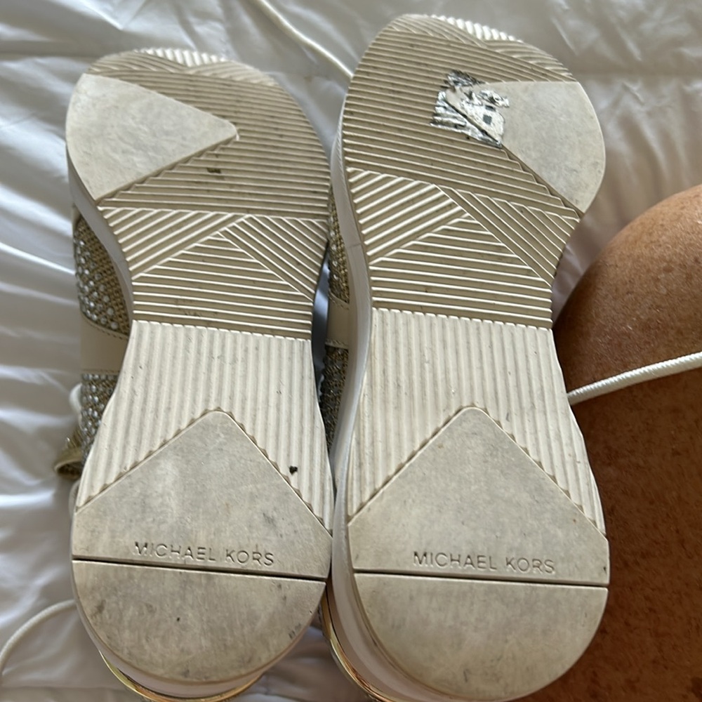 Sneakers - Picture 5 of 6
